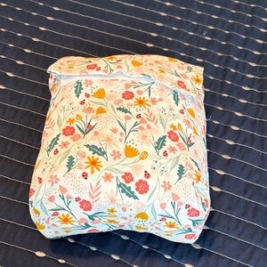 Pillowfort Floral 100% Cotton Twin Fitted, Flat, & Pillowcase Set